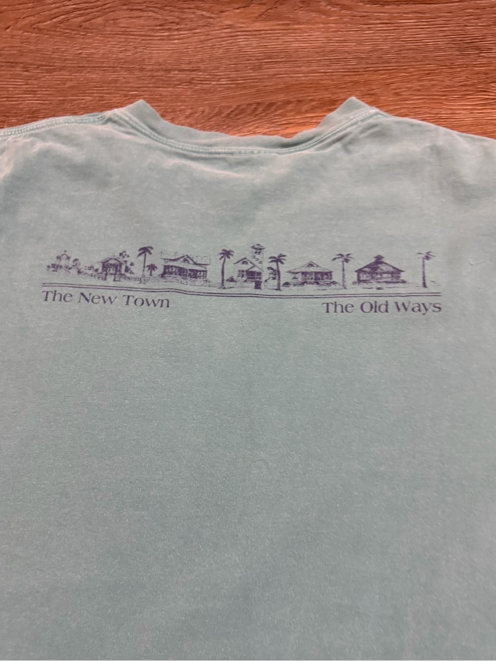 Seaside Comfort Colors The New Town Old Ways Blue Green Ring Spun Cotton Medium - Picture 3 of 10